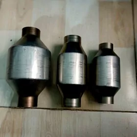 Ary ketek katalizator