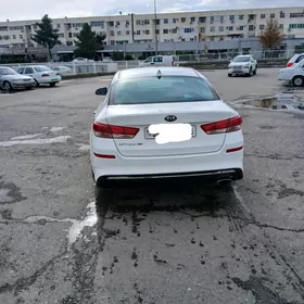 Kia Optima 2020