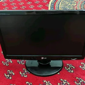LG Monitor 19
