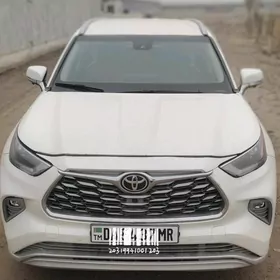 Toyota Highlander 2021