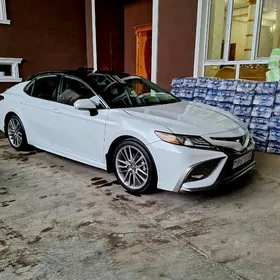 Toyota Camry 2020