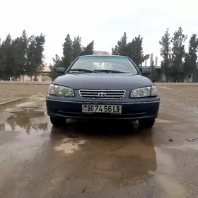 Toyota Camry 2000