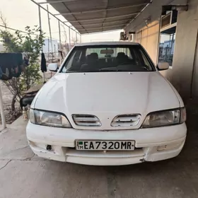 Nissan Primera 1999