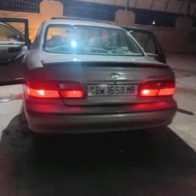 Toyota Avalon 1999