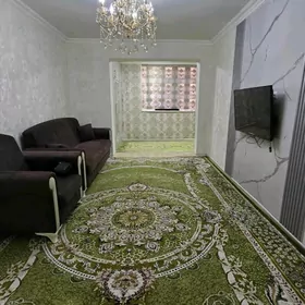  11 мкр 4/1 этаж 2 комнат 