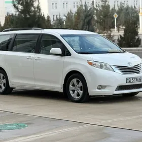Toyota Sienna 2016