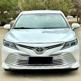 Toyota Camry 2018