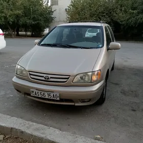 Toyota Sienna 2002