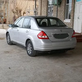 Nissan Versa 2010