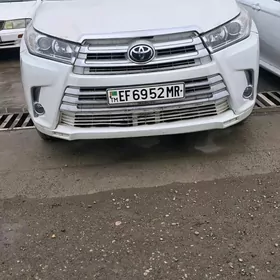 Toyota Highlander 2019