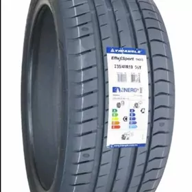235 40R19 Triangle