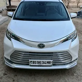 Toyota Sienna 2021