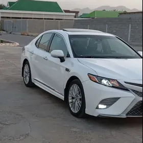 Toyota Camry 2018