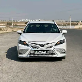 Toyota Camry 2021