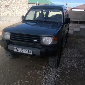 Mitsubishi Pajero 1992