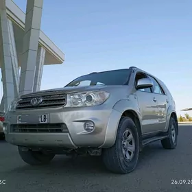 Toyota Fortuner 2010