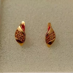 yas gyzlar un gulak syrgalar