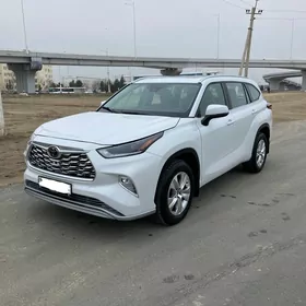 Toyota Highlander 2021