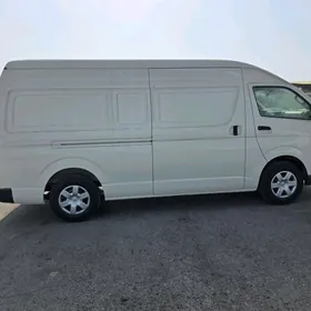 Toyota Hiace 2025
