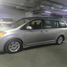Toyota Sienna 2013