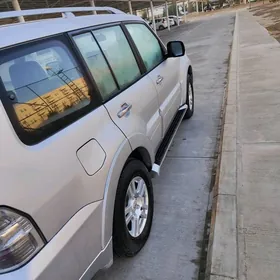 Mitsubishi Pajero 2008