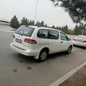 Toyota Sienna 2002