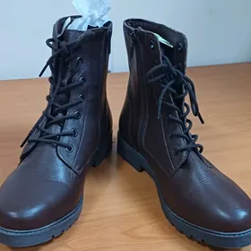 Новые женские ботинки