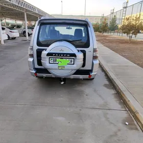 Mitsubishi Pajero 2008