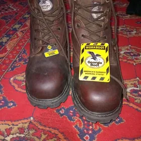 Фирма ботинка