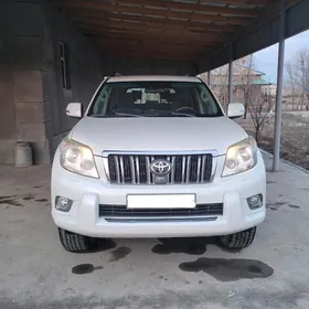 Toyota Land Cruiser Prado 2013