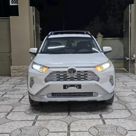 Toyota RAV4 2021