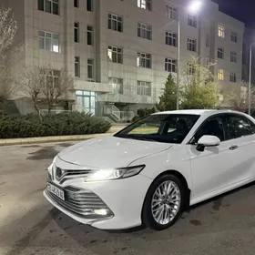 Toyota Camry 2020
