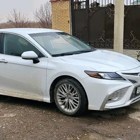 Toyota Camry 2020