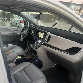 Toyota Sienna 2017
