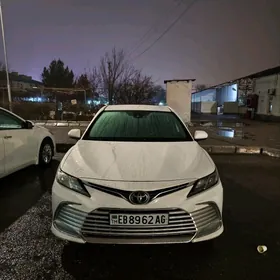 Toyota Camry 2022