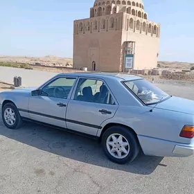 Mercedes-Benz 300E 1989