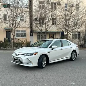Toyota Camry 2020