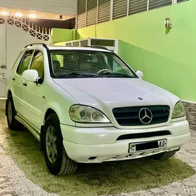 Mercedes-Benz ML400 2001