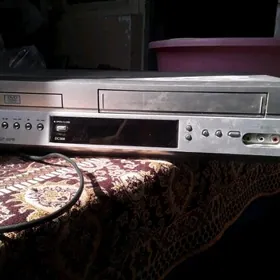 Видеомагнитофон Wideokaseta Dv