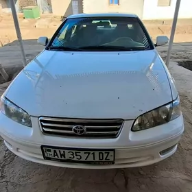 Toyota Camry 2000