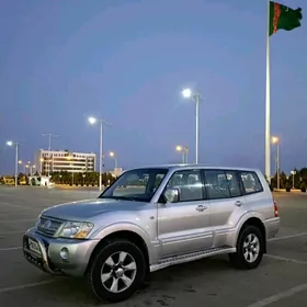 Mitsubishi Pajero 2003