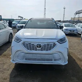 Toyota Highlander 2023