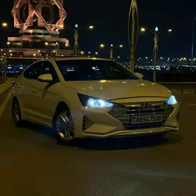 Hyundai Elantra 2020