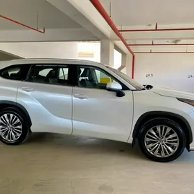 Toyota Highlander Hybrid 2022