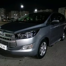 Toyota Innova 2020