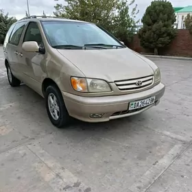 Toyota Sienna 2003