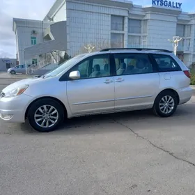 Toyota Sienna 2005