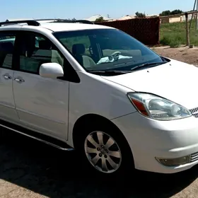 Toyota Sienna 2023
