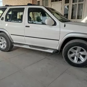 Nissan Pathfinder 2003