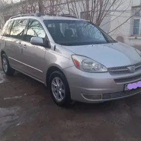 Toyota Sienna 2004